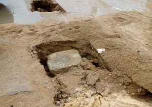 نشست خیابان بر اثر بارندگی + تصاویر