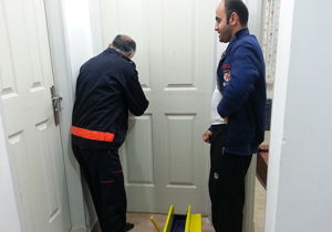 محبوس شدن کودکان خردسال در اتاق