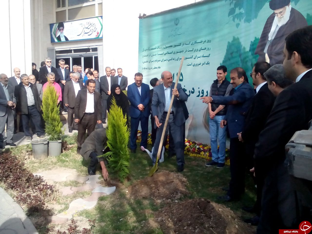 گودرزی: احیای محیط زیست احیای زندگی است گودرزی: احیای محیط زیست احیای زندگی است