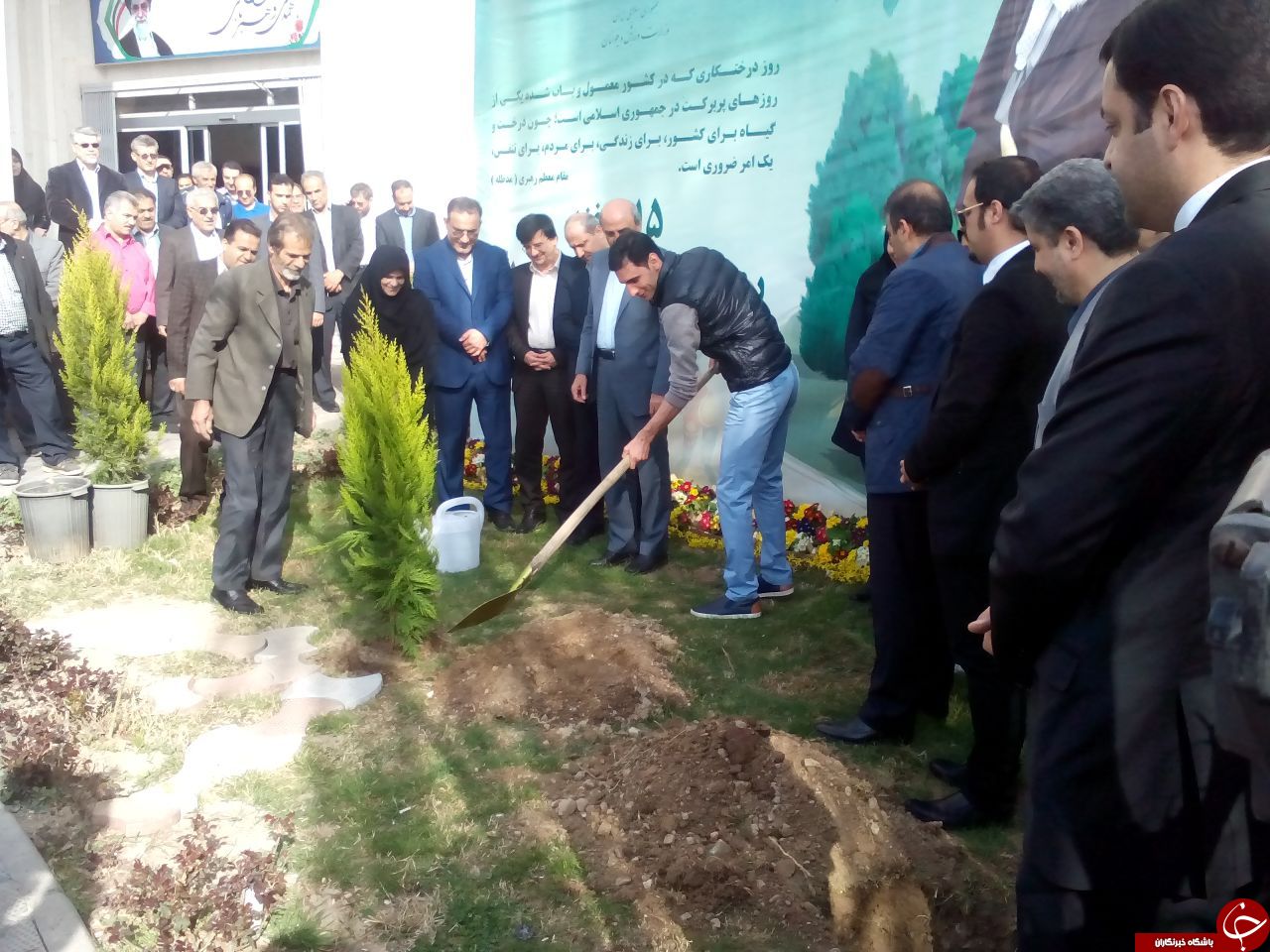 گودرزی: احیای محیط زیست احیای زندگی است گودرزی: احیای محیط زیست احیای زندگی است