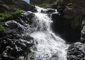 از آبشار پریشان هم یادی کنیم