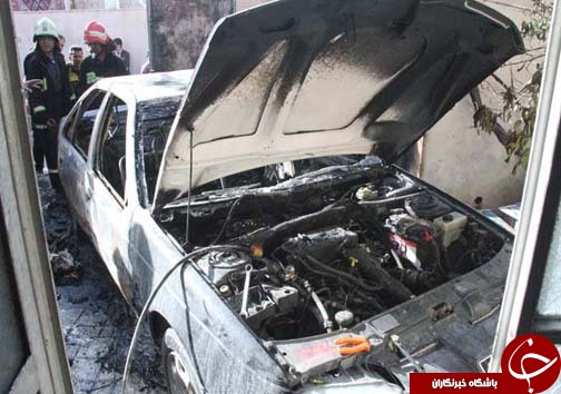 سه مجروح بر اثر آتش سوزی خودرو در حیاط منزل + تصاویر