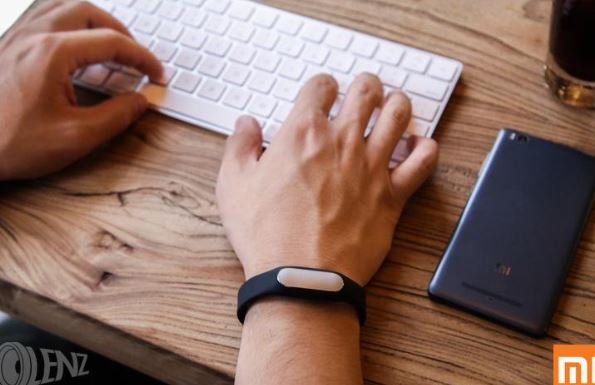 تخفیف سال نوی اولنز برای دستبند سلامتی شیائومی Mi Band