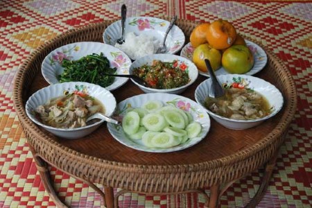 عجیب&zwnj;ترین مراسم خوردن غذا در دنیا+تصاویر