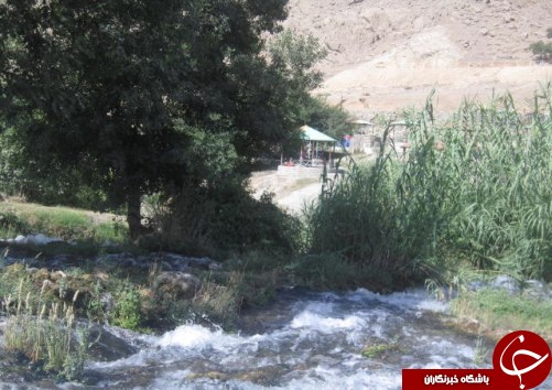 آبشاریی از دل کوه های زاگراس