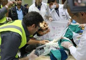 انگشتان زن جوان کاشانی در چنگال چرخ گوشت