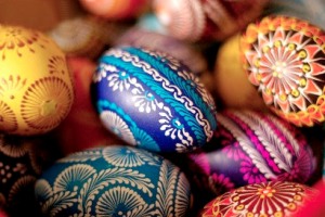 ارسال540 اثر به دبیرخانه نخستین جشنواره تخم مرغ‌های غول پیکر شهری ارس