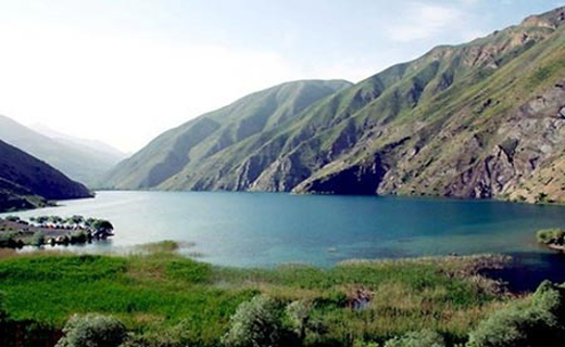 دریاچه گهر ملقب به نگین زاگرس+تصاویر