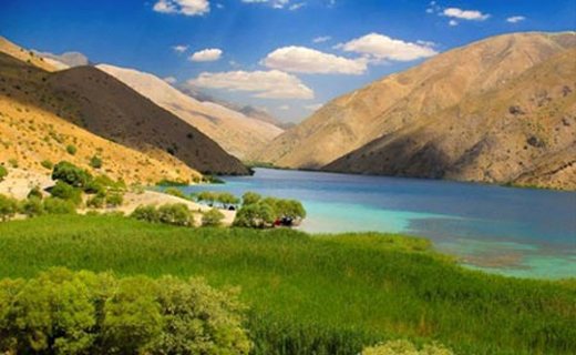 دریاچه گهر ملقب به نگین زاگرس+تصاویر