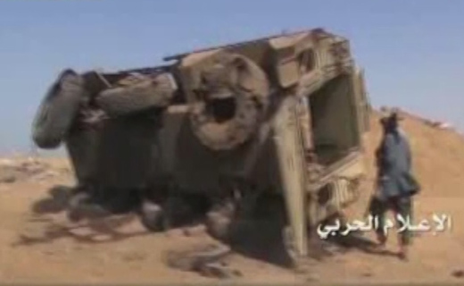 انهدام خودروی سعودی‌ها در یمن + فیلم