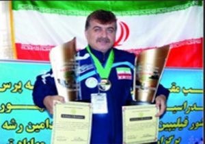 درخش پاورلیفتینگ کاران مهابادی در مسابقات قهرمانی کشور