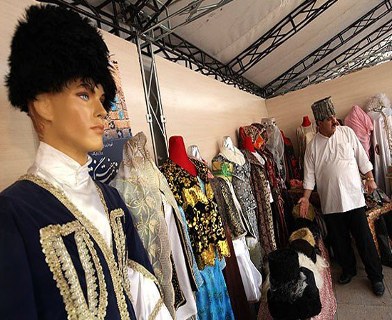 لباس آذری&zwnj;ها نماد اصالت و هویت/از بُرک تا کؤینَک