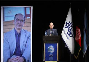 ادبیات، روحیه اعتراض را در كالبد جامعه زنده نگه می‌دارد