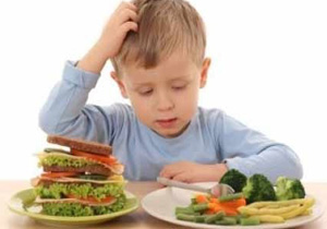 چگونه کودکان خود را به خوردن میوه و سبزیجات علاقمند کنیم؟