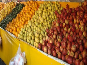 میوه به اندازه ی کافی در بازار موجود است
