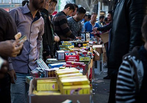 بازار داغ فروش مواد محترقه +عکس