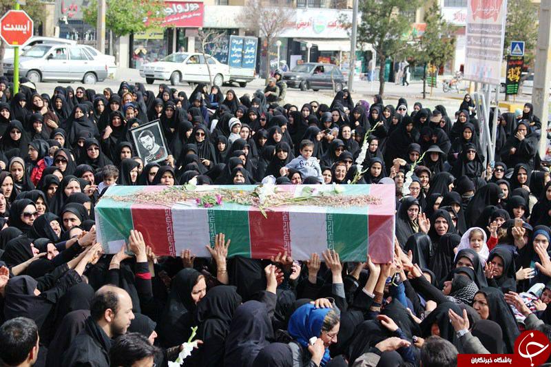 مراسم تشییع یکی از شهدای گمنام کاروان شاهدان بصیر