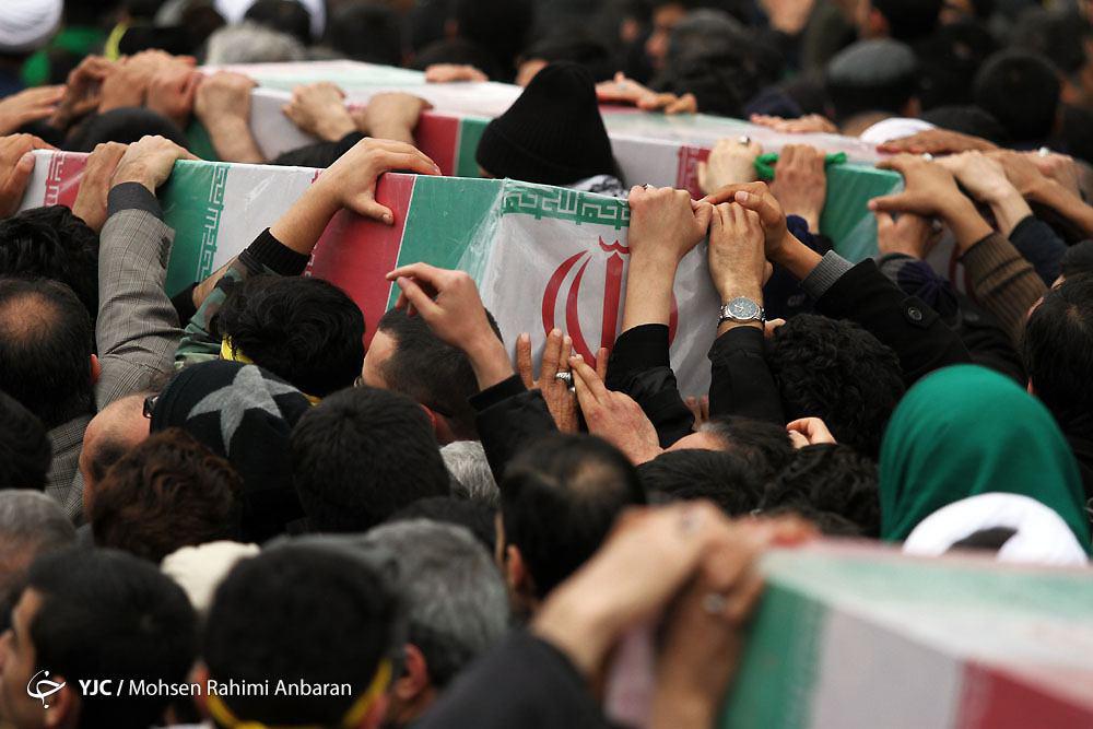 تشییع پیکر مطهر 11 شهید دفاع مقدس در مشهد