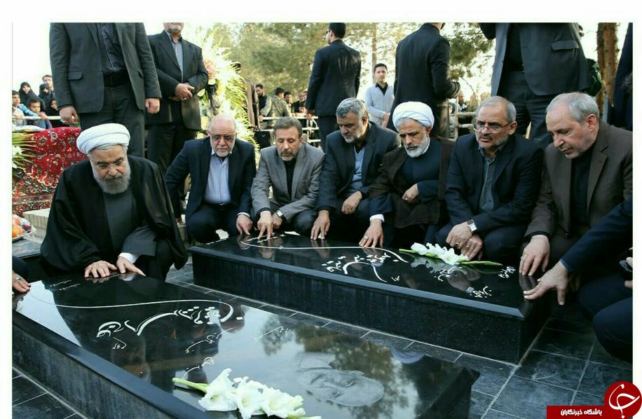 وزرا بر سر مزار والدین رئیس جمهور + تصاویر