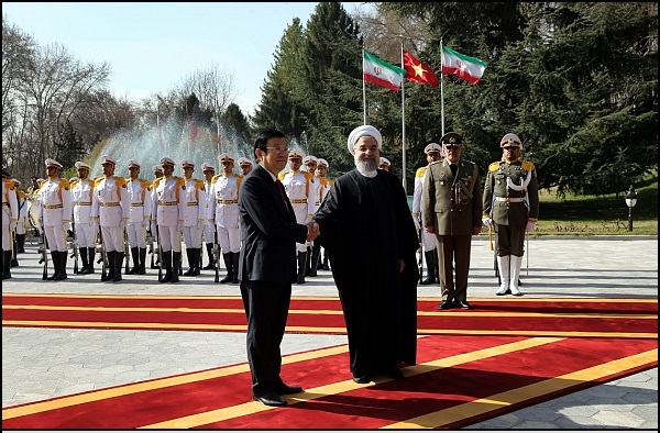 روحانی بصورت رسمی از رئیس&zwnj;جمهور ویتنام استقبال کرد