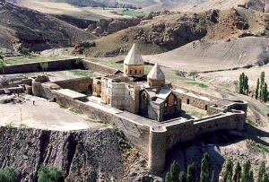 قره کلیسا،کلیسای تادئوس مقدس یا کلیسای طاطاووس
