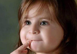 چرا دختر‌ها زود‌تر از پسر‌ها حرف می‌زنند؟!
