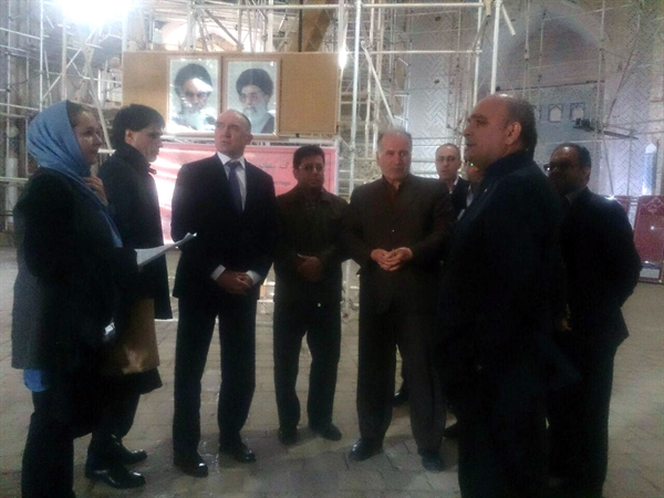 بازدید استاندار چلیا بینسک و سفیر روسیه از گنبد سلطانیه