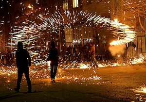 آتش چهارشنبه سوری هوای تهران را درنوردید