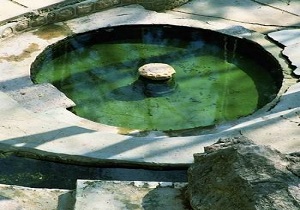 ساعت سنگی کجاست؟