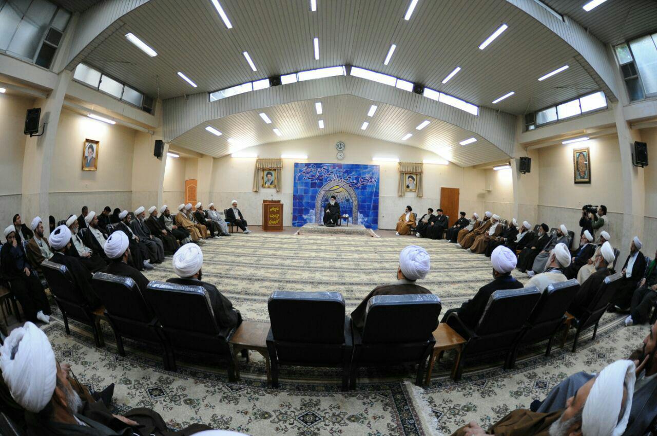 تاکید نماینده ولی فقیه در خراسان رضوی بر حمایت از آمران به معروف