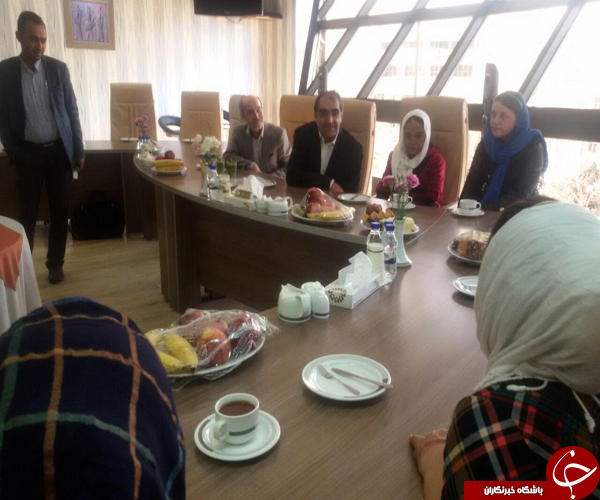 دیدار صمیمی وزیر بهداشت با دانش آموزان شین آباد + عکس