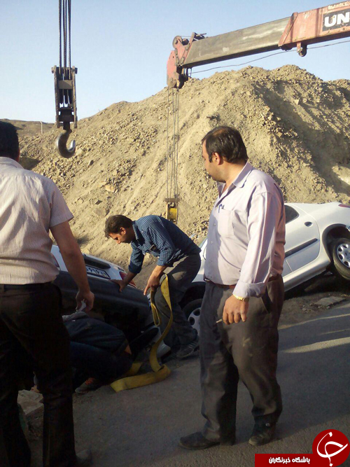 واژگونی دو خودرو بدون تلفات+ تصاویر