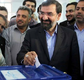 محسن رضایی با حضور در حسینیه ارشاد رای خود را به صندوق انداخت