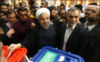 رئیس جمهور در حوزه انتخابیه وزارت کشور رای خود را به صندوق انداخت