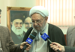 آیت الله امینی رای خود را به صندوق انداخت
