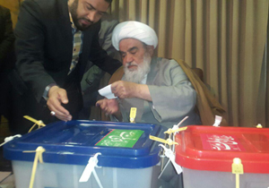 آیت الله مظاهری رای خود را به صندوق انداخت