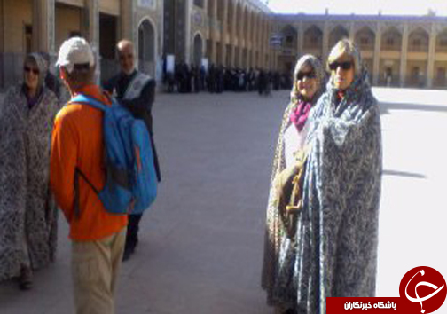حضور گردشگران خارجی در شعبه های اخذ رای شیراز