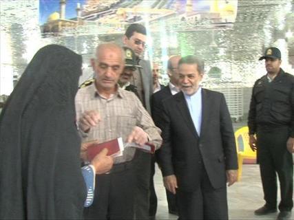 بازدید استاندار یزد از چند شعبه اخذ رای در شهرستان مهریز