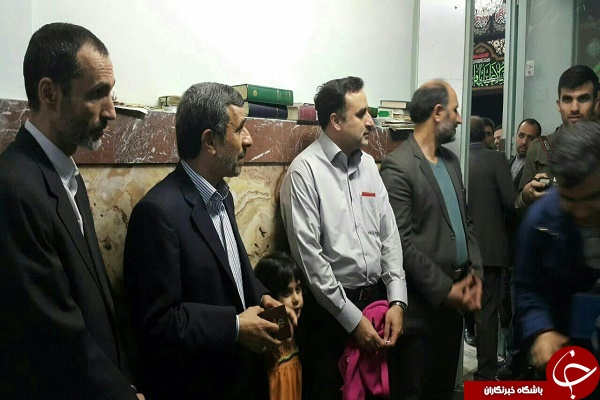 دکتر احمدی نژاد در صف رای دهندگان