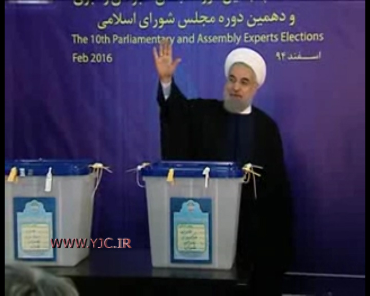 حضور مسئولین نظام پای صندوق های رای + فیلم