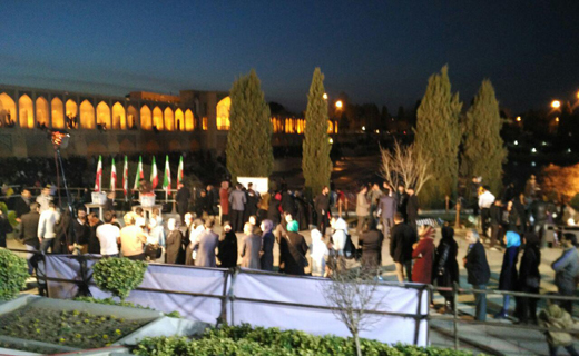 ازدحام جمعیت در شعب اخذ رای اصفهان