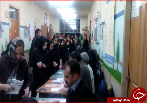 صف های اخذ رای همچنان طولانی