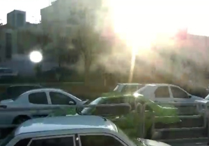 حرکت عجیب یک تاکسی در اوج ترافیک! + فیلم