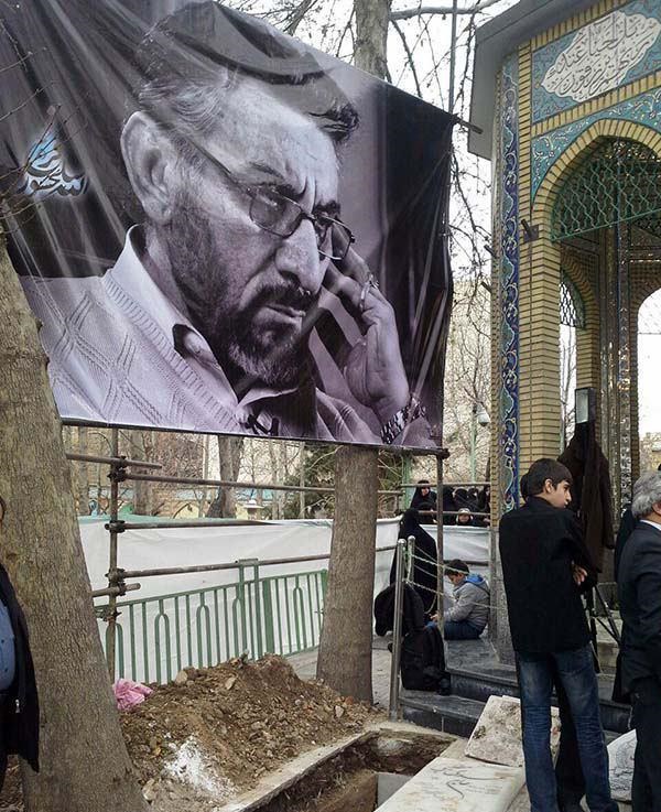 عکس/ مزار سلحشور در کنار مزار شهدای گمنام