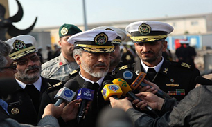 ناوگروه ۳۴ نیروی دریایی ارتش در حال گشت زنی در تنگه باب المندب است