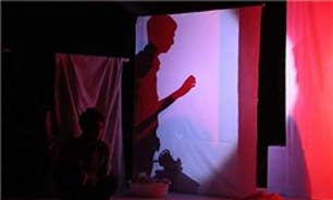 نمایش «سیاه، سفید، خاکستری» روی صحنه می‌رود