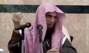 مبلغ سعودی: تماشای فوتبال برای زنان حرام است!
