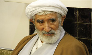 همه معتکفین برای رفع فتنه دشمنان اسلام به ویژه داعش دعا کنند