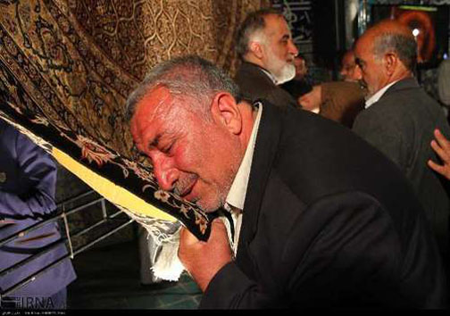 مراسم بدرقه فرش حرم حضرت زینب (س) + تصاویر