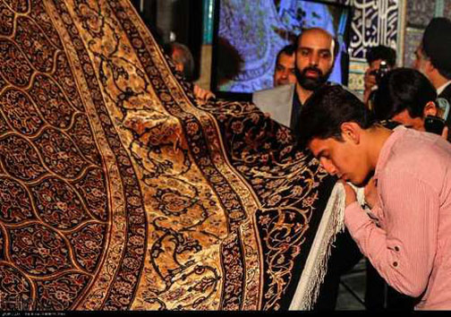 مراسم بدرقه فرش حرم حضرت زینب (س) + تصاویر